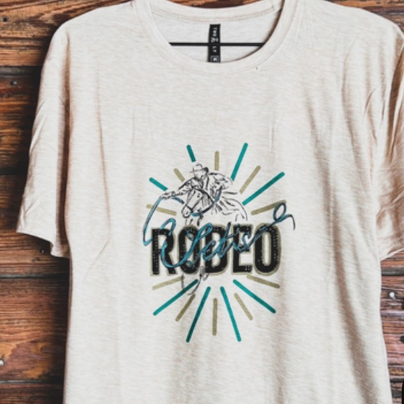 Let’s Rodeo tee NEW - Picture 4 of 6